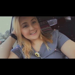 Meet your Posher, Chloe